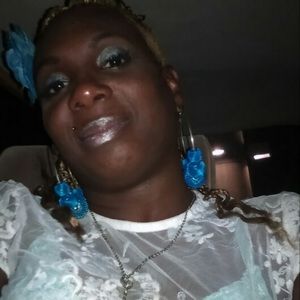 Meet your Posher, Yolanda